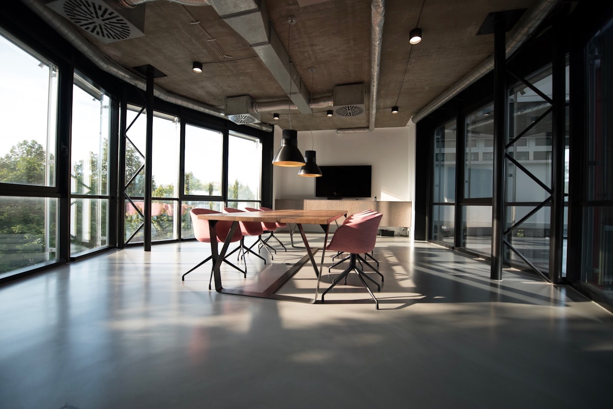 Plateau de bureaux d'une entreprise en activité